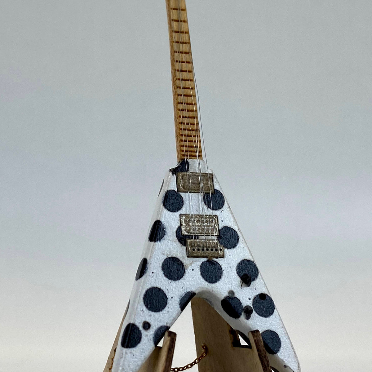 GUITAR: Randy Rhodes Flying V Electric Guitar – Keenderson Miniatures