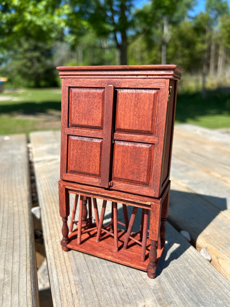 Kitchen cabinet and table