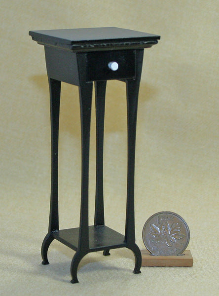 Leman Pedestal Table